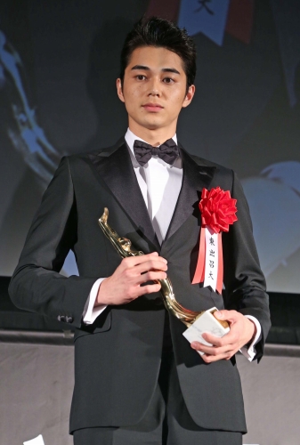東出昌大 主演 映画・ドラマ 大学中退?実家は?父は剣道先生 母親の思いとは?